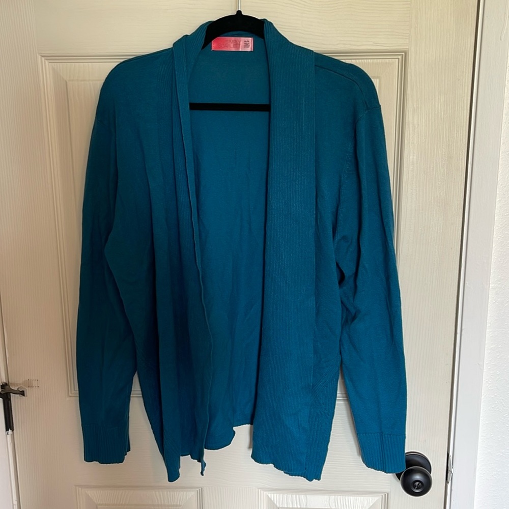 Simply Scarlett. Size XL. Like new